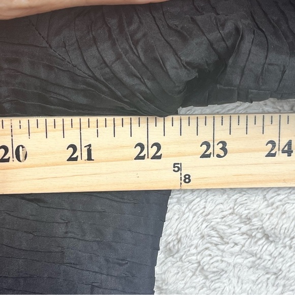 Eileen Fisher Women's 100% Silk Black Crinkle Magnetic Button Jacket Sz LP - Picture 15 of 15